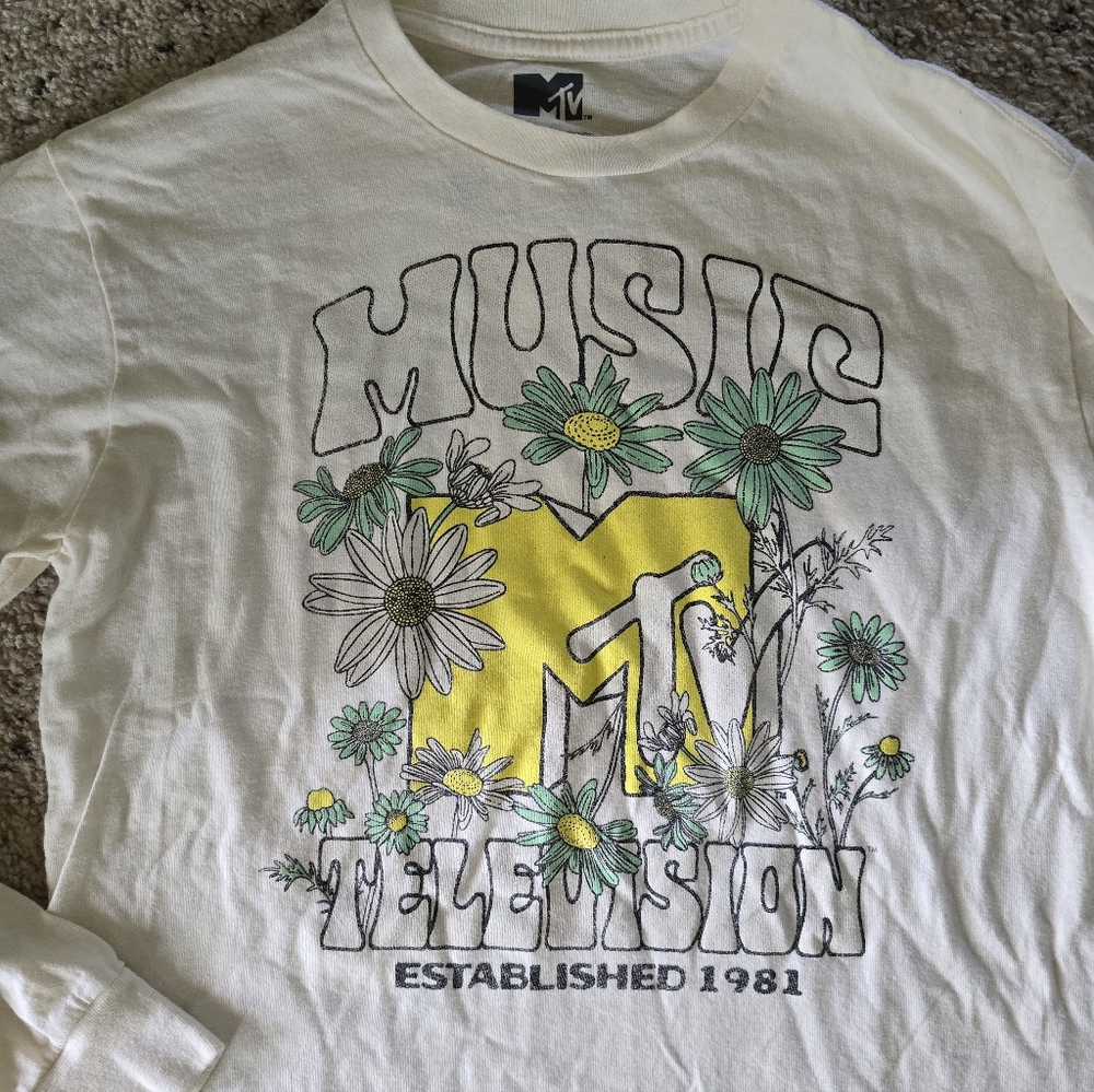 MTV, music television long sleeve shirt. Medium